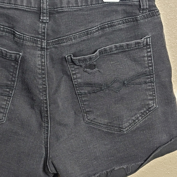 Mudd Mom Shorts black Size 9 Cutoff Distressed High Rise Shortie Jean Raw Hem - Picture 4 of 9